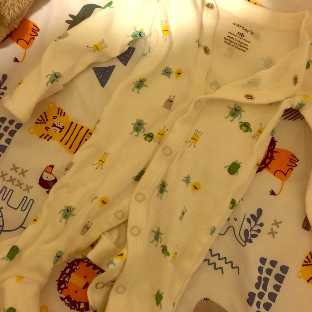 Carter’s NB long sleeve onesie
